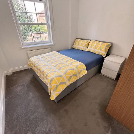Double Bedroom In Clapham London Kültér fotó